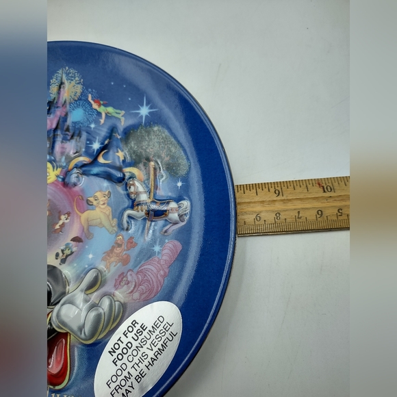 Walt Disney World "Where The Magic Lives" 3D Collector Plate NWT - Picture 4 of 15